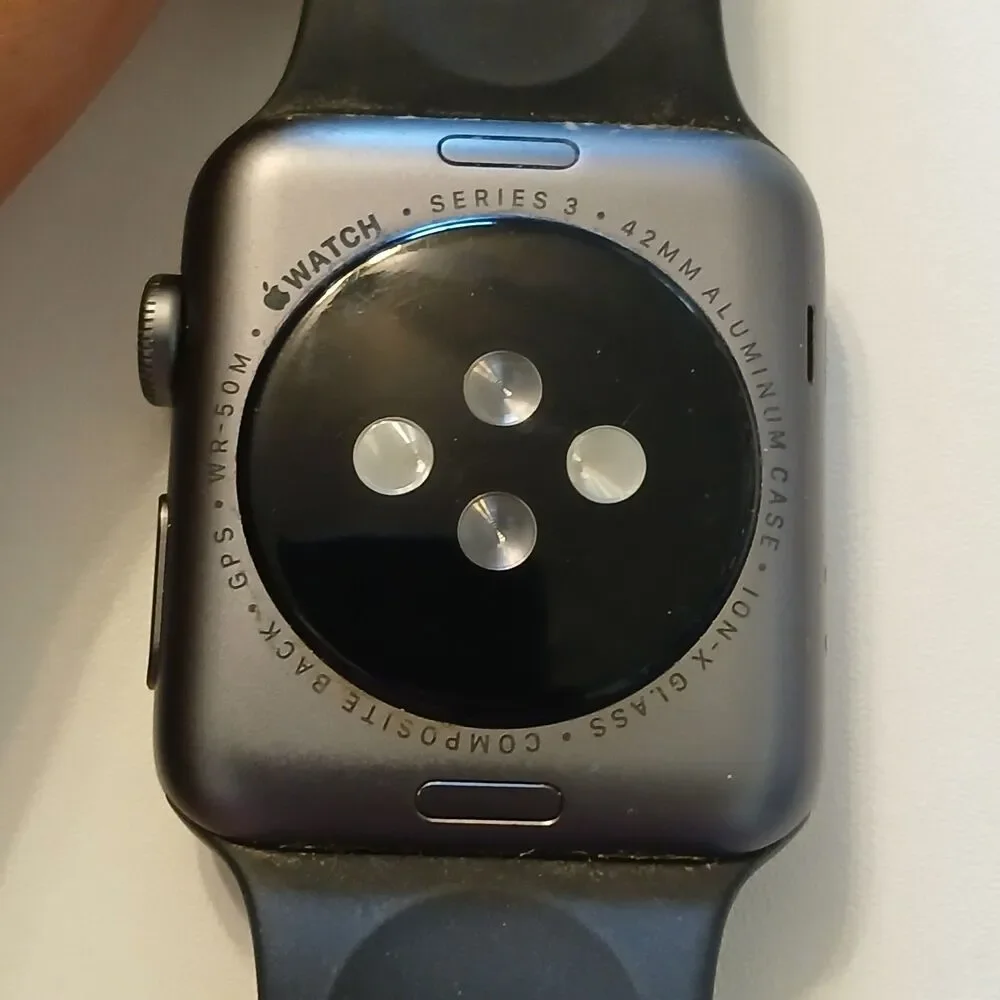Apple Watch Series 3 42mm Space Gray Aluminum GPS Black Band - Untested